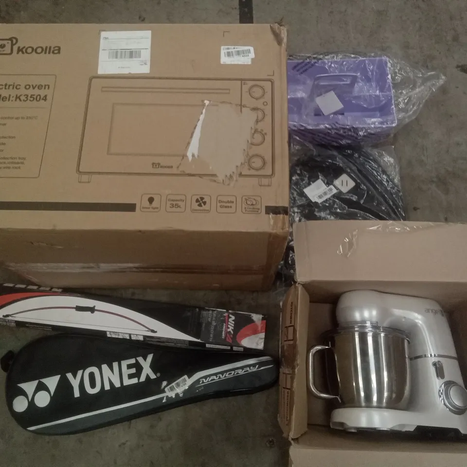 PALLET OF ASSORTED ITEMS INCLUDING STAND MIXER, BADMINTON RACKET, BACKPACK,  KOOLLA ELECTRIC OVEN, TAKEDOWN BOW, M-DESIGN BATH TOTE