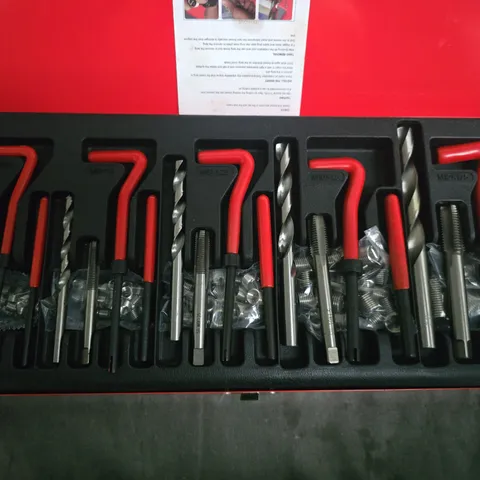 SET OF DRILL BITS AND RED-HANDLED TAPPING TOOLS IN CASE 