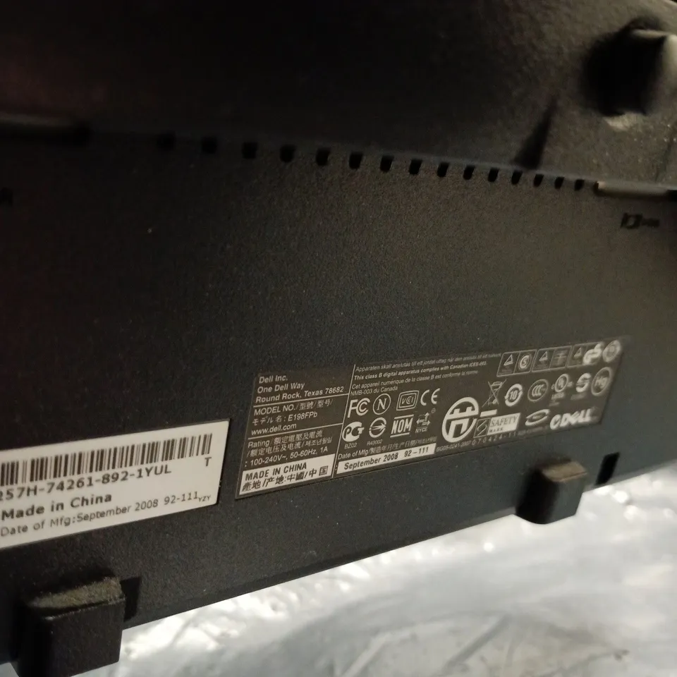 DELL LCD MONITOR - BLACK, ON STAND 