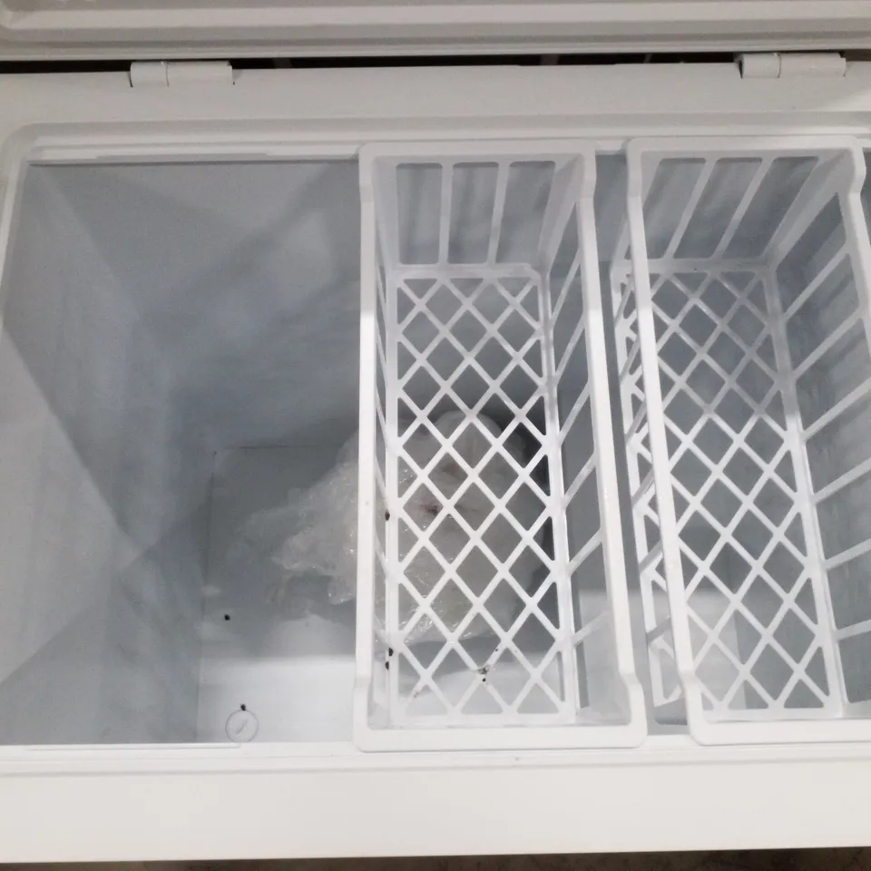 SWAN SR750140W 198L CHEST FREEZER - WHITE