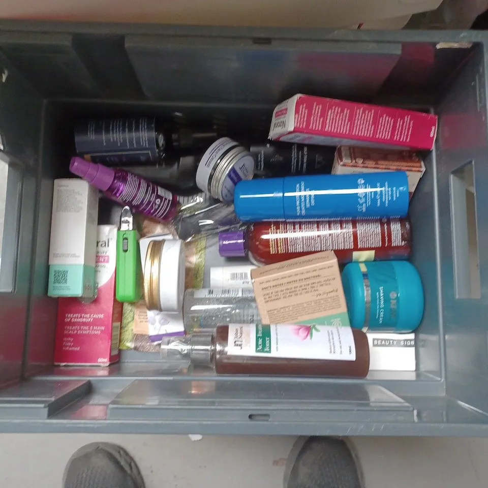 APPROXIMATELY 20 HEALTH AND BEAUTY PRODUCTS TO INCLUDE GIVE ME HAIR SERUM, DERMATICA PORE CORRECTOR AND NIZORAL SHAMPOO