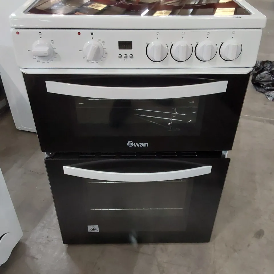 BOXED SWAN SX16720W 60CM WIDE TWIN CAVITY ELECTRIC COOKER WITH CERAMIC HOB - WHITE