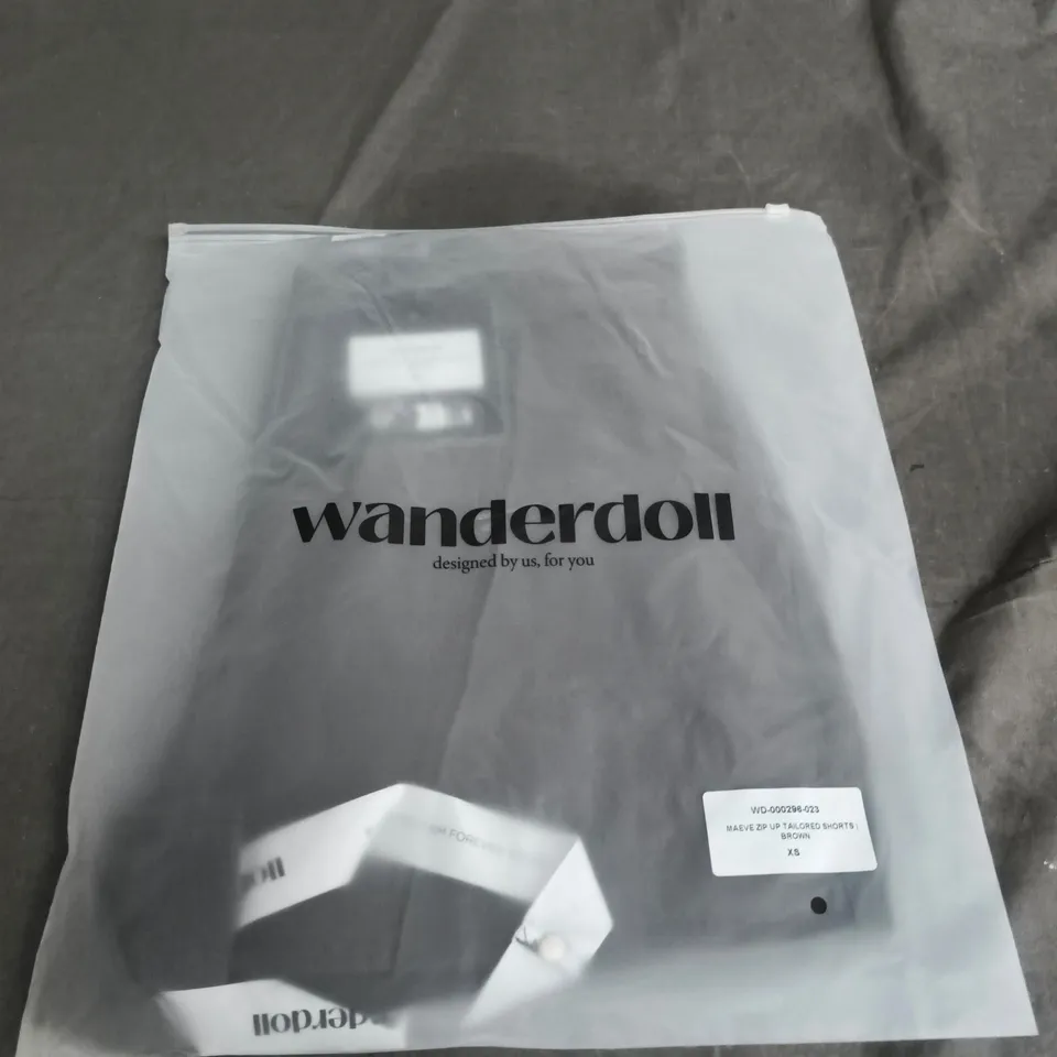 BAGGED WANDERDOLL MAEVE ZIP UP TAILORED SHORTS - BROWN - XS