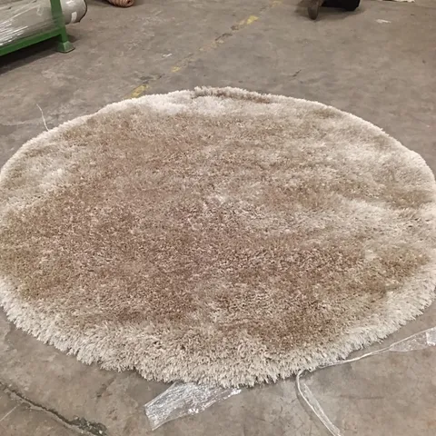 QUALITY DESIGNER AREA RUG - APPROXIMATELY 180CM X 180CM