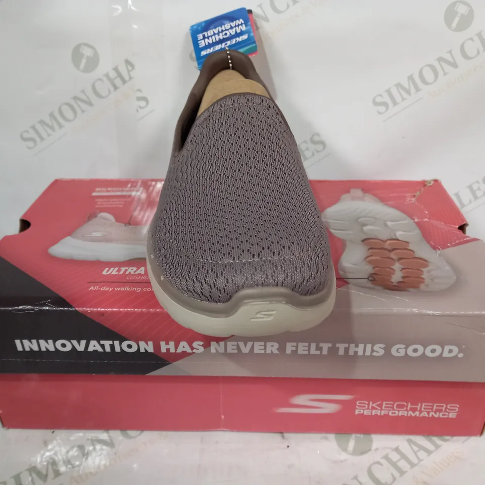 BOXED PAIR OF SKECHERS GO WALK 6 SHOES IN GREY UK SIZE 5