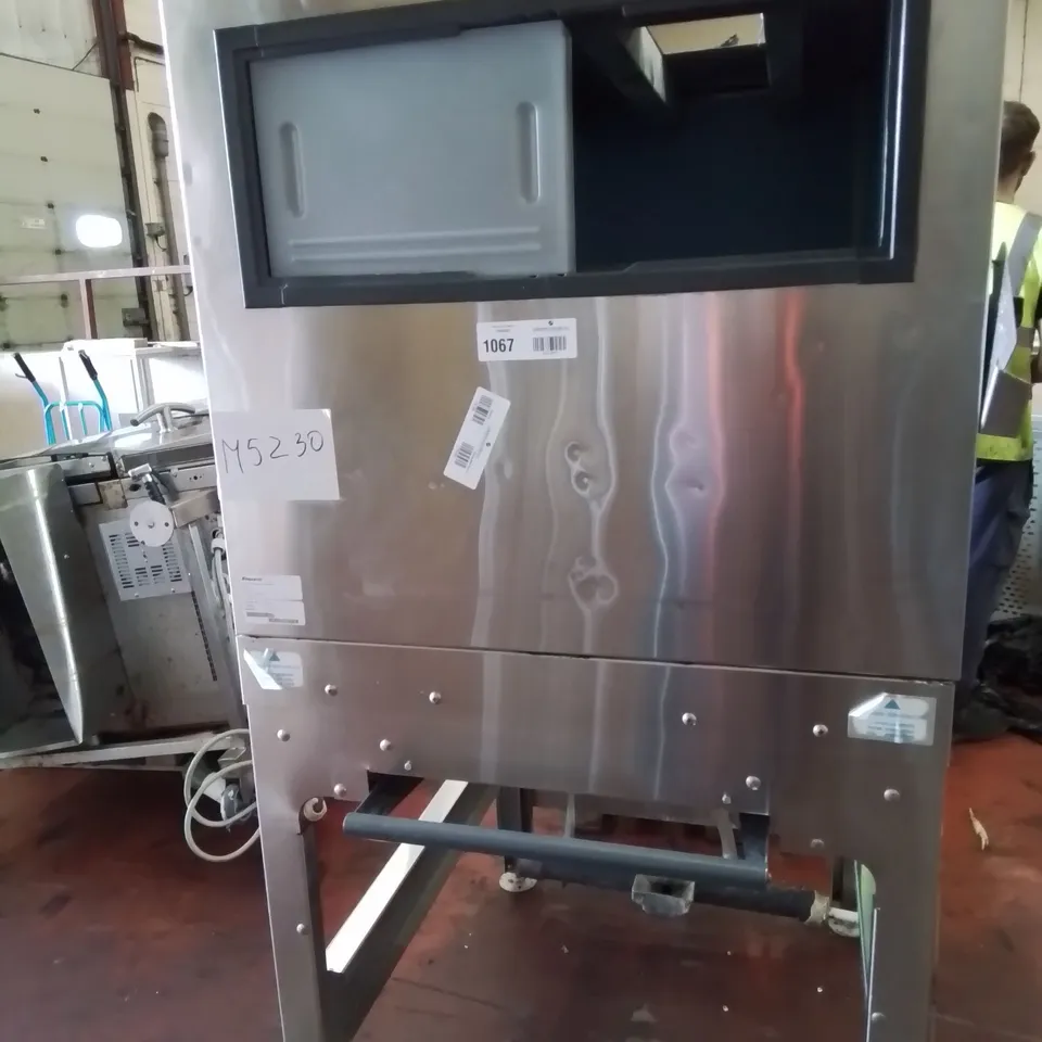 FOLLETT ICE STORE/DISPENCER BASE ONLY 