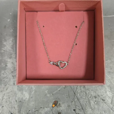 SWAROVSKI HEART PENDANT CHAIN LINK BRACELET
