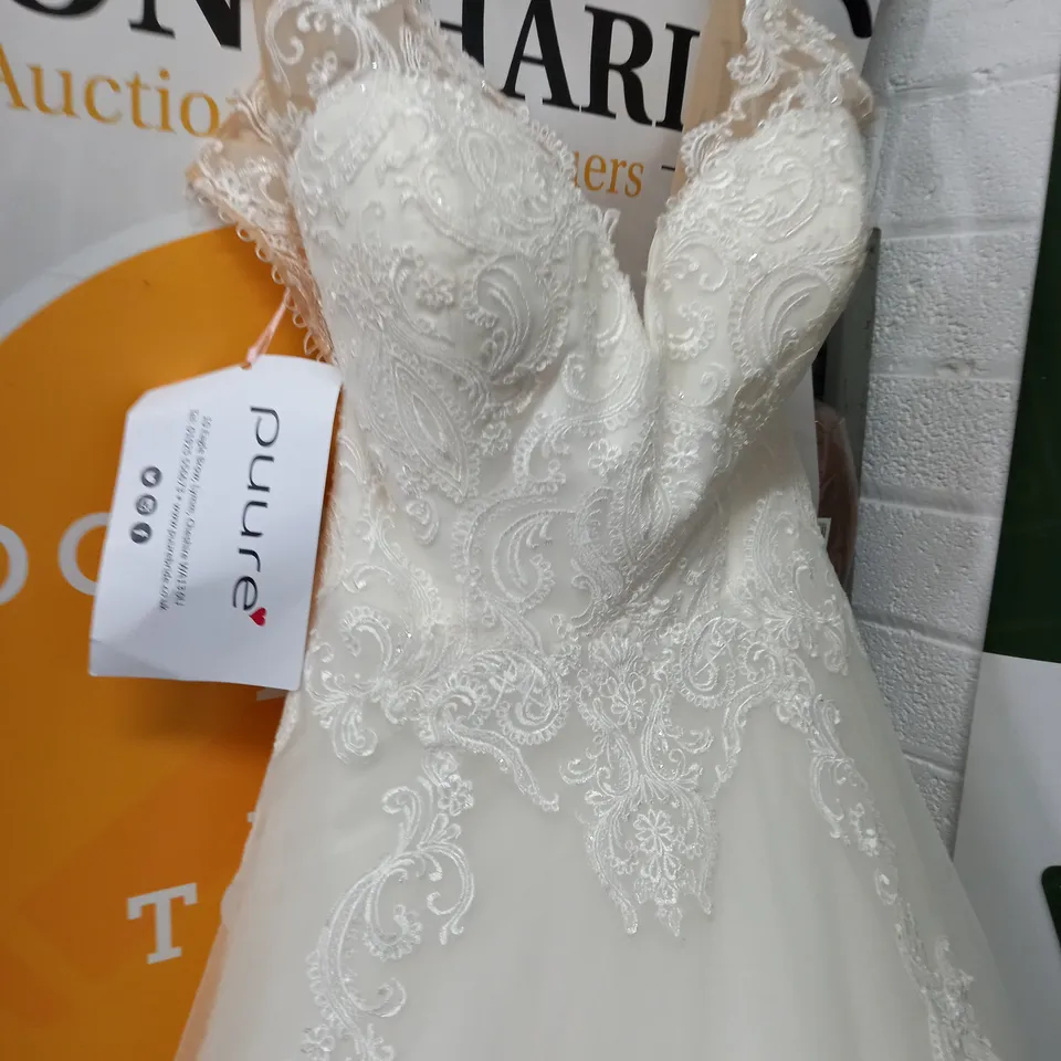 JUSTIN ALEXANDER SIGNATURE WEDDING DRESS - US 16