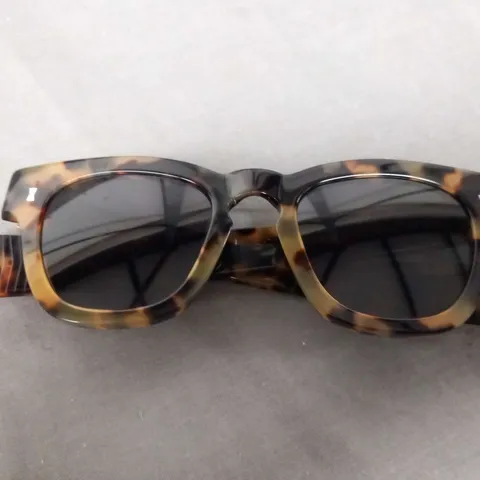 CRUIKSHANK L CAM SUNGLASSES