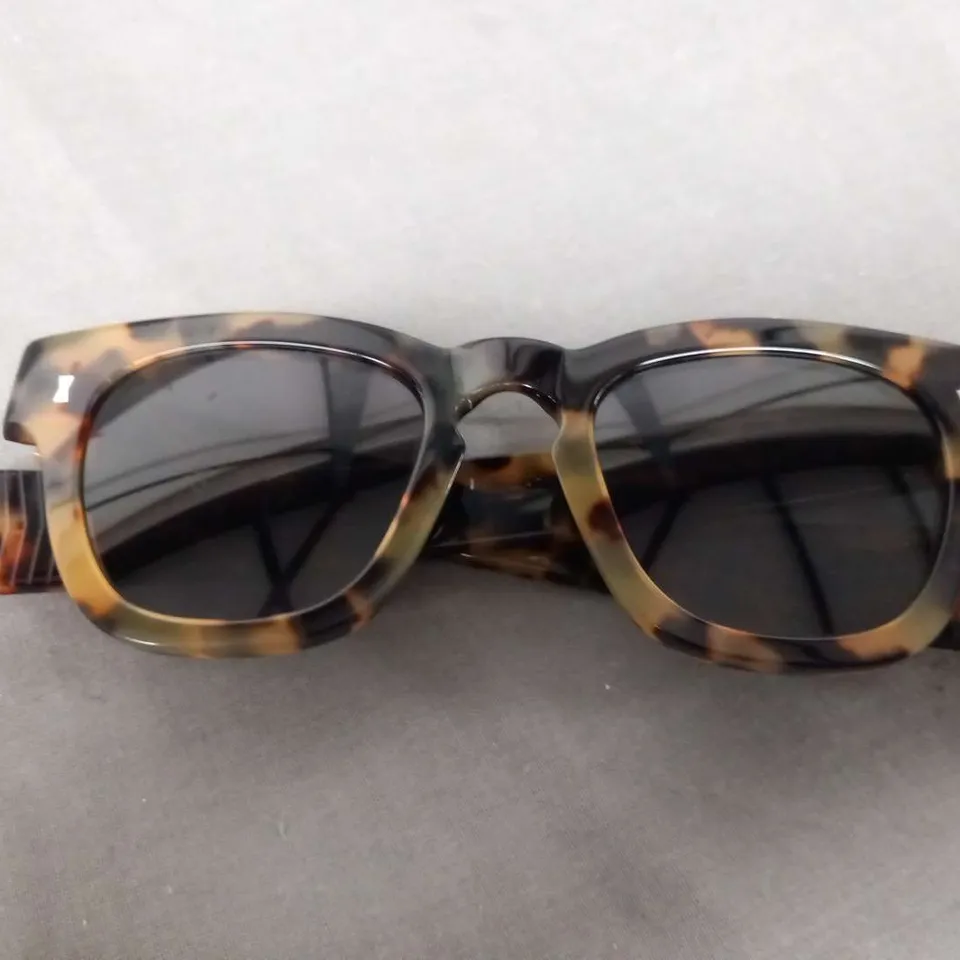 CRUIKSHANK L CAM SUNGLASSES