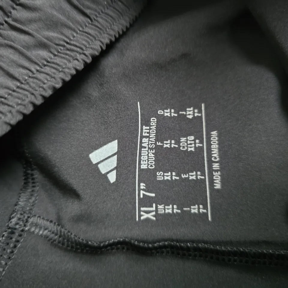 ADIDAS MEN'S TRAINING SHORTS – CHARCOAL, UK XL (US XL)