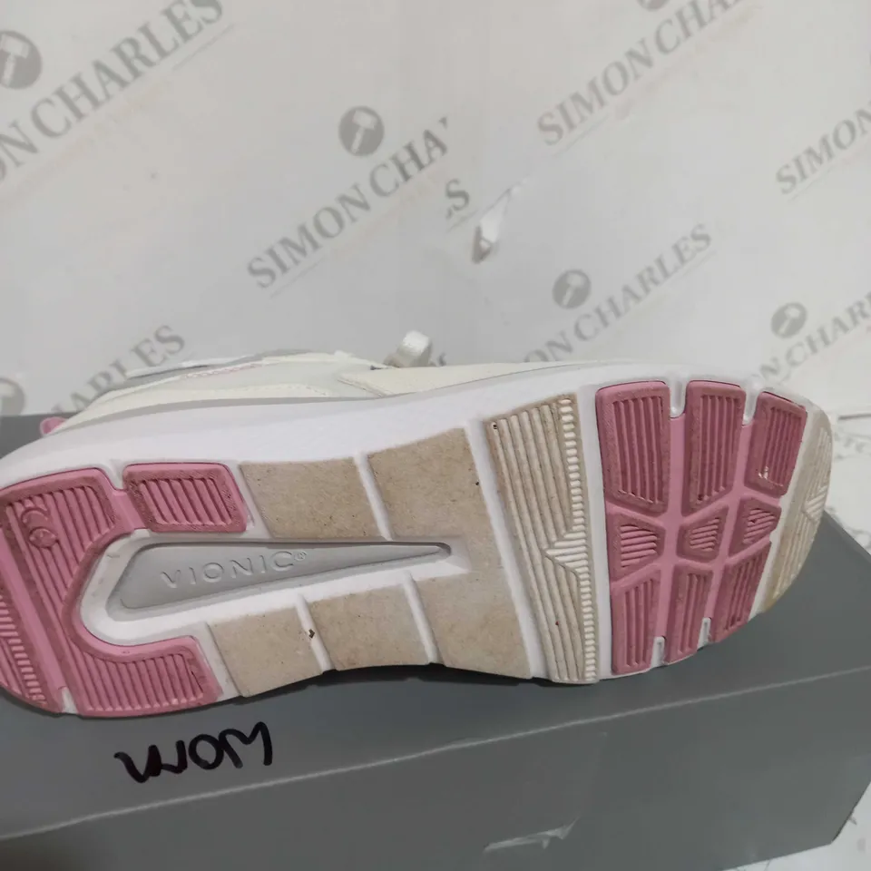 BOXED PAIR OF VIONIC DESIGNER TRAINERS - WHITE - UK SIZE 5
