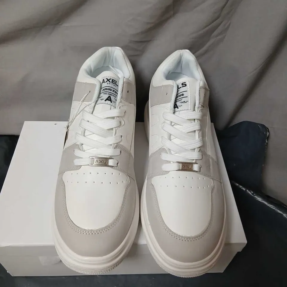 CONZURI AXEL WHITE & GREY SNEAKERS – UK 10 (US 11, EU 45) 