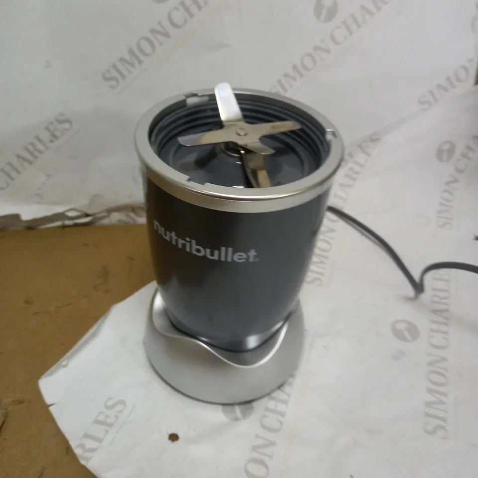 NUTRIBULLET BLENDER