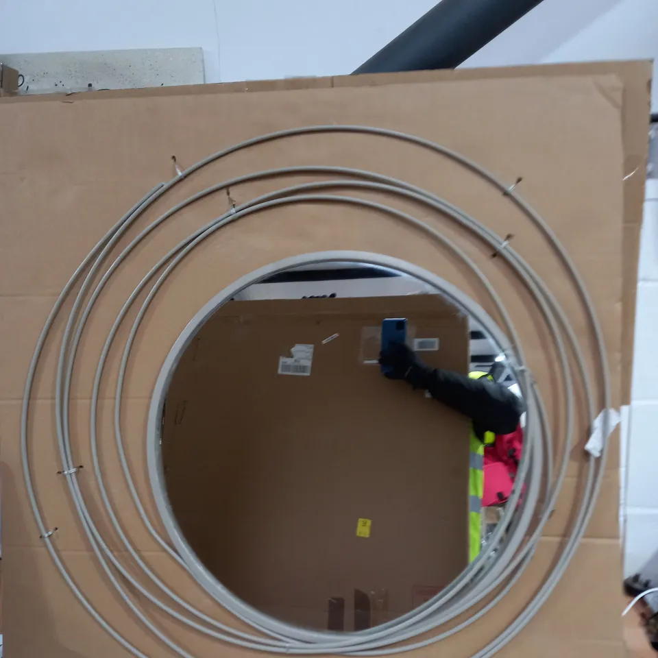 SPIRAL STYLE IRON MIRROR