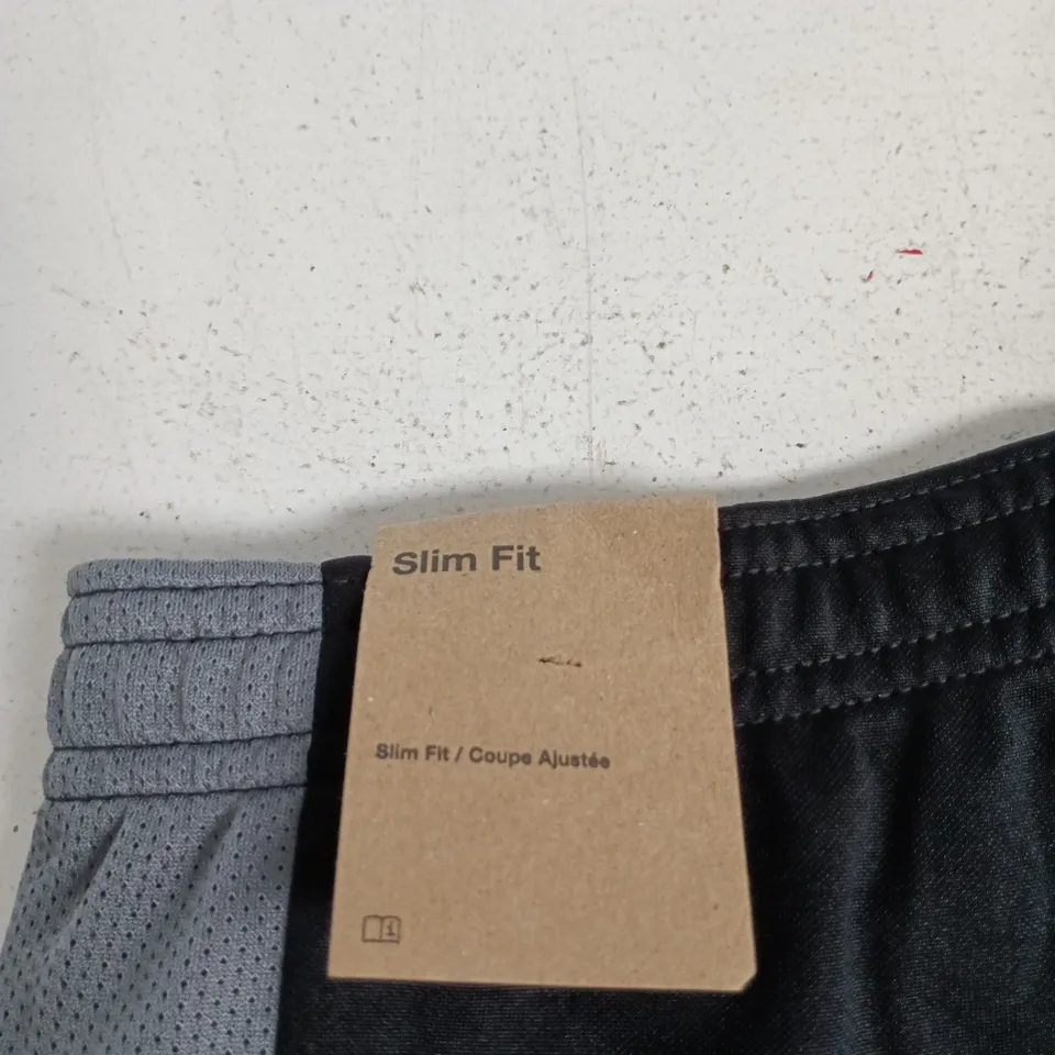 NIKE DRI-FIT SLIM FIT MEN’S SHORTS – BLACK/VOLT, SIZE M