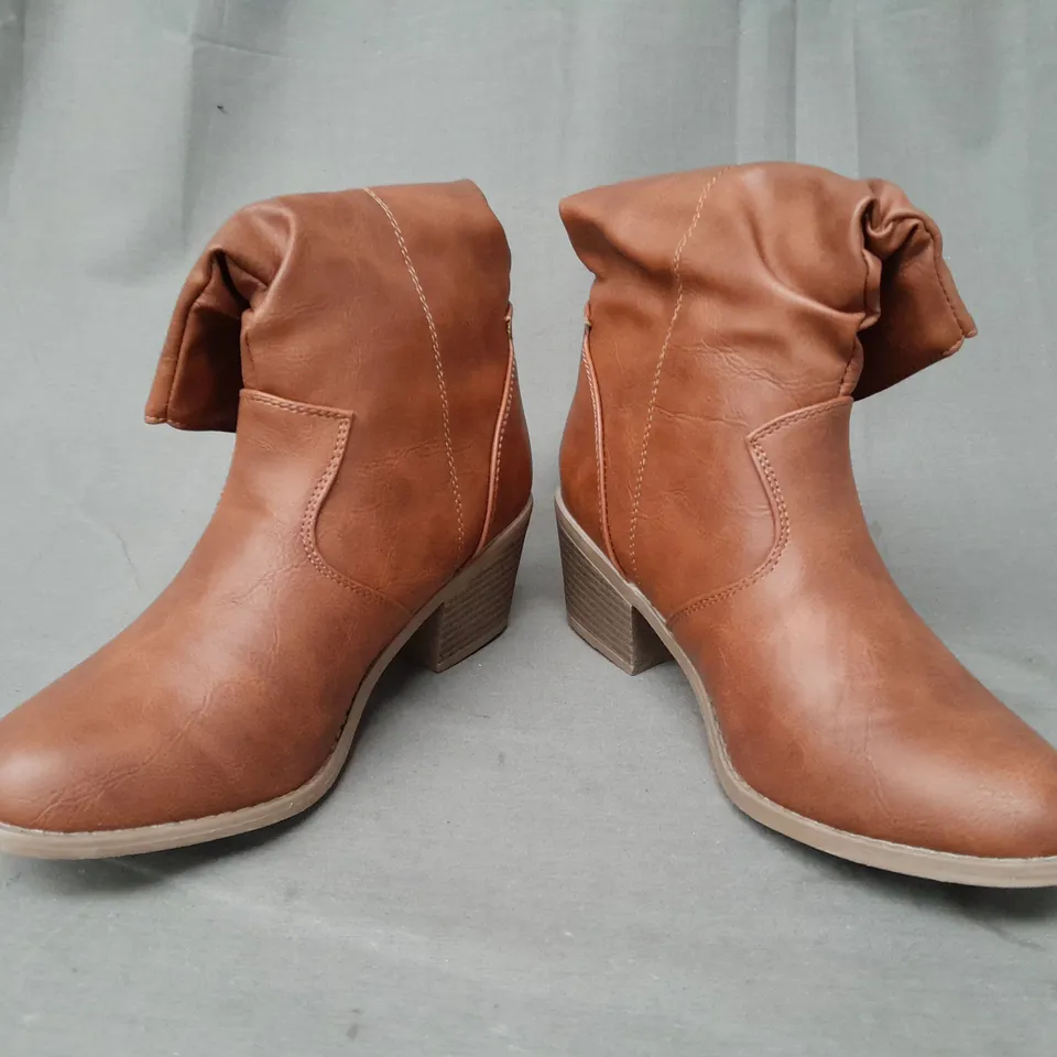 BOXED PAIR OF DESIGNER ANKLE BOOTS IN BROWN EU SIZE 36