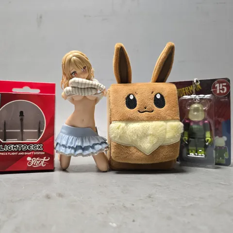 APPROXIMATELY 10 ASSORTED TOYS & GAMES TO INCLUDE -EVEE CAMERA HOLDER , SPIDERMAN BEARBRICK ETC