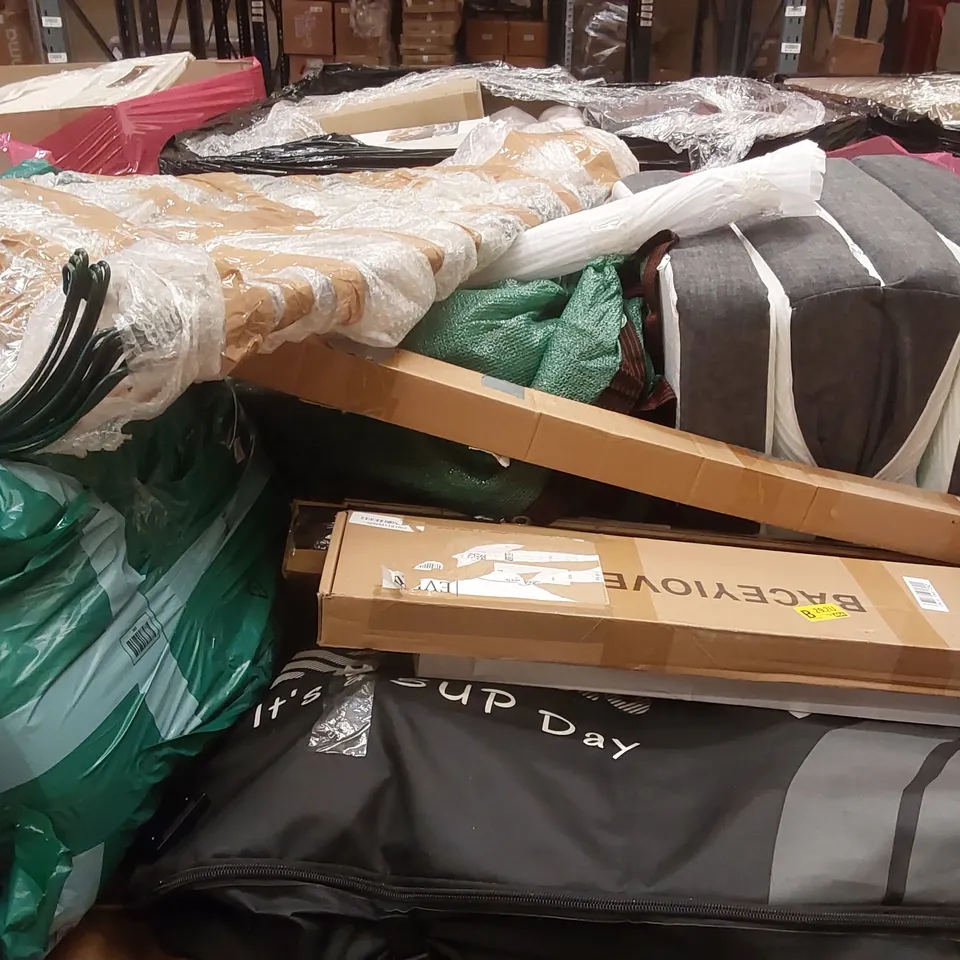 PALLET OF ASSORTED ITEMS INCLUDING: MARCELLO PADDLE BOARD, FOLDING MATTRESS ECT