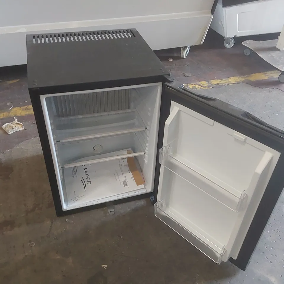 BLIZZARD BMB40 40L SINGLE SOLID DOOR MINI BAR FRIDGE