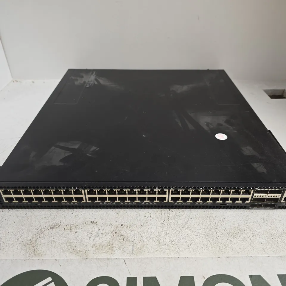 EDGE-CORE 5812-54T-O-AC-B 54-PORT GIGABIT ETHERNET RACKMOUNT SWITCH