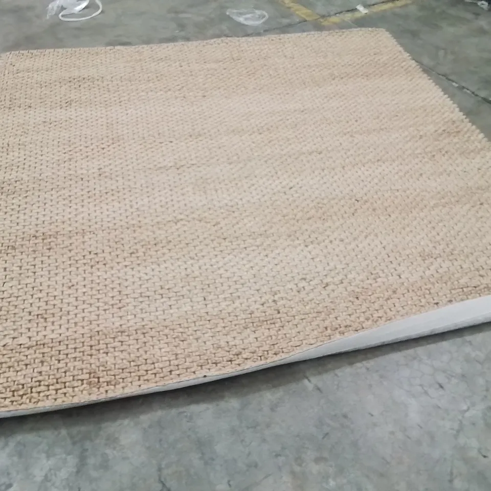QUALITY DESIGNER AREA RUG - APPROXIMATELY 200X200CM
