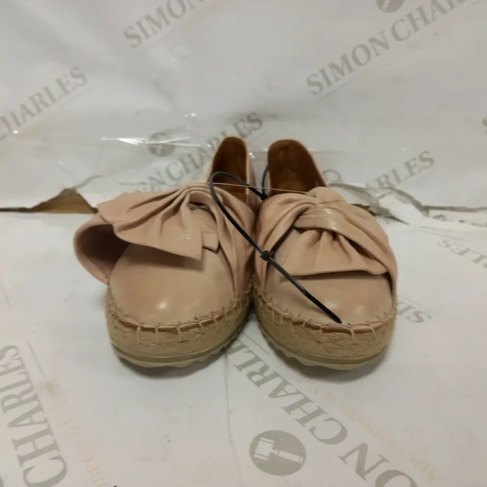 MODA IN PELLE ARINETTE ESPADRILLE SHOE (TAN) - SIZE 5 UK