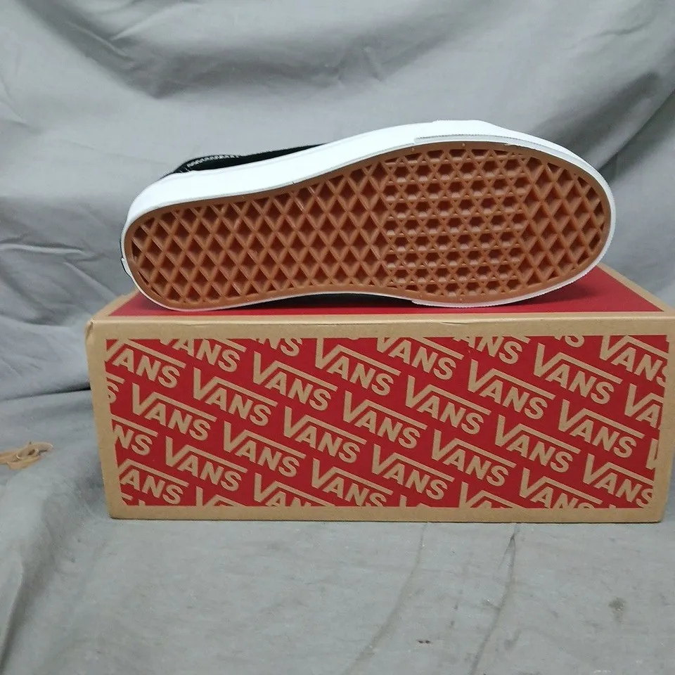 VANS SNEAKERS – BLACK SUEDE, WHITE SOLE - SIZE 5