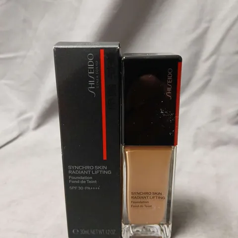SHISEIDO SYNCHRO SKIN RADIANT LIFT FOUNDATION β SPF30 PA++++, 30 ML, BOXED