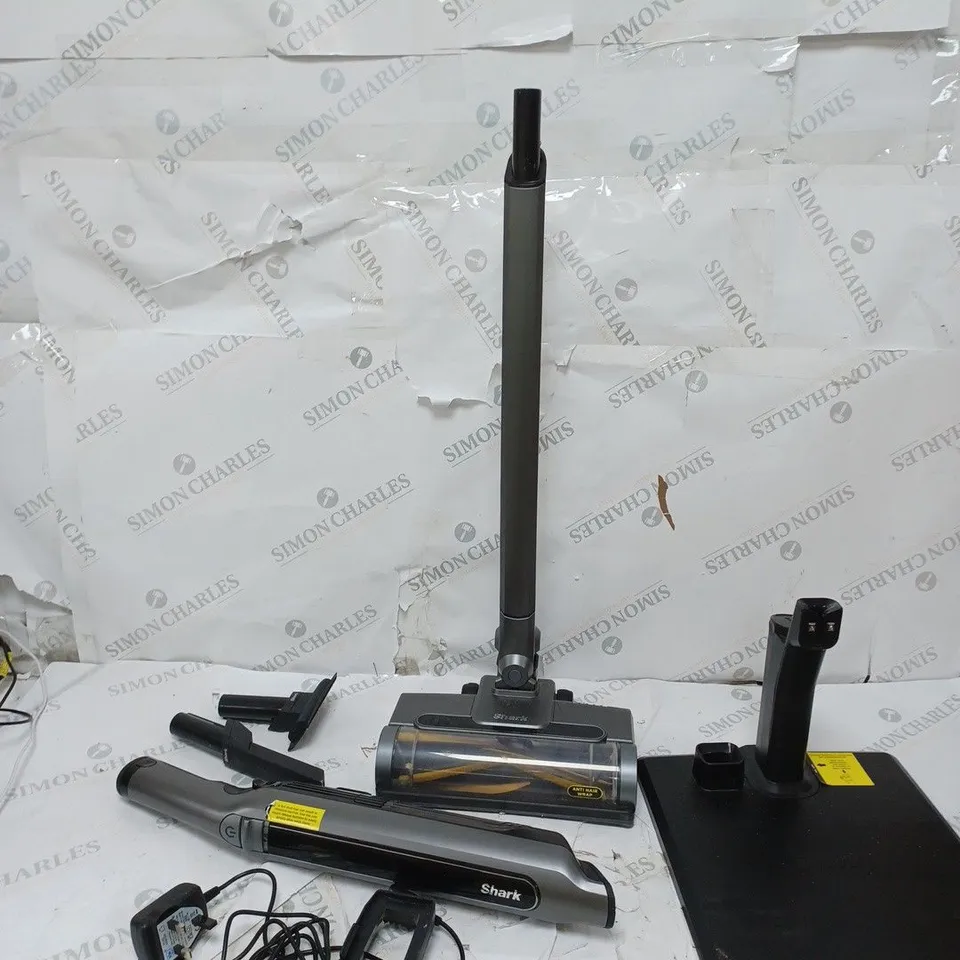 BOXED SHARK WANDVAC 2-IN-1 LIGHTWEIGHT CORDLESS HANDHELD VACUUM CLEANER