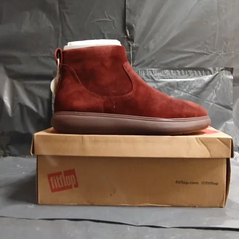 BOXED PAIR OF IQ-COMFF SUEDE ZIP ANKLE BOOTS IN CHOCOLATE SIZE UK 7