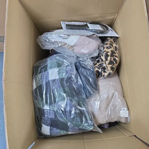 BOX OF APPROXIMATELY 15 ASSORTED ITEMS TO INCLUDE: QUICKFOLD PORTABLE STOOL