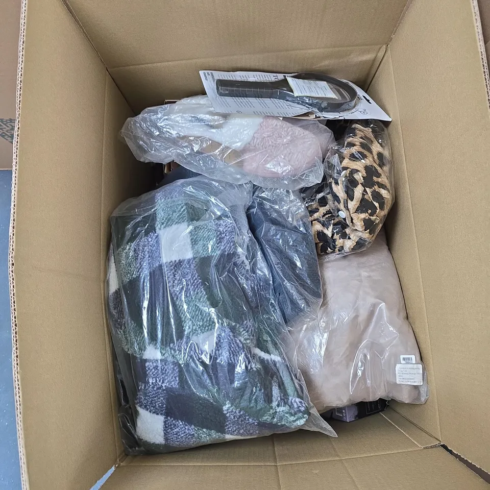 BOX OF APPROXIMATELY 15 ASSORTED ITEMS TO INCLUDE: QUICKFOLD PORTABLE STOOL 