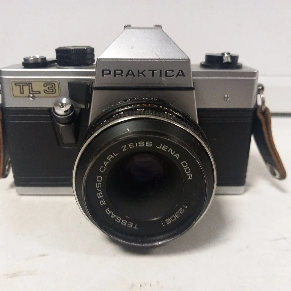 PRAKTICA TL 3 CAMERA