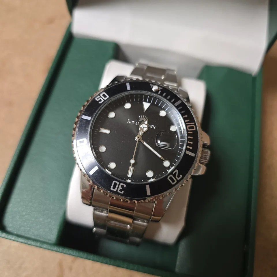 ROYAL CROWN STAINLESS STEEL DIVE WATCH IN PRESENTATION BOX 
