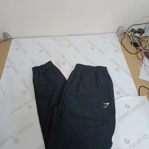 GYMSHARK WOVEN TRAINING PANTS BLACK - MEDIUM
