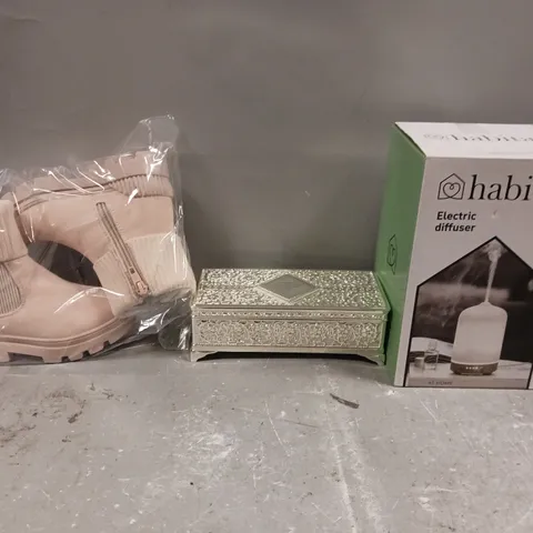 BOX OF APPROXIMATELY 5 ASSORTED ITEMS TO INCLUDE - HABITAT ELECTRIC DIFFUSER , PERSONALISED JEWLERY BOX , KIDS BOOTS ETC