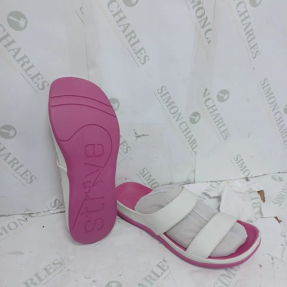 BOXED PAIR OF STRIVE SANDALS IN WHITE/PINK SIZE 6