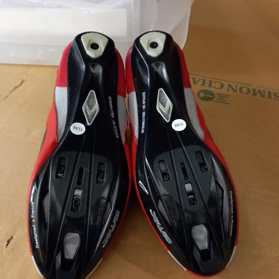 PAIR OF CARNAC EOS CYCLING SHOES IN SILVER RED - FR 44 US 11