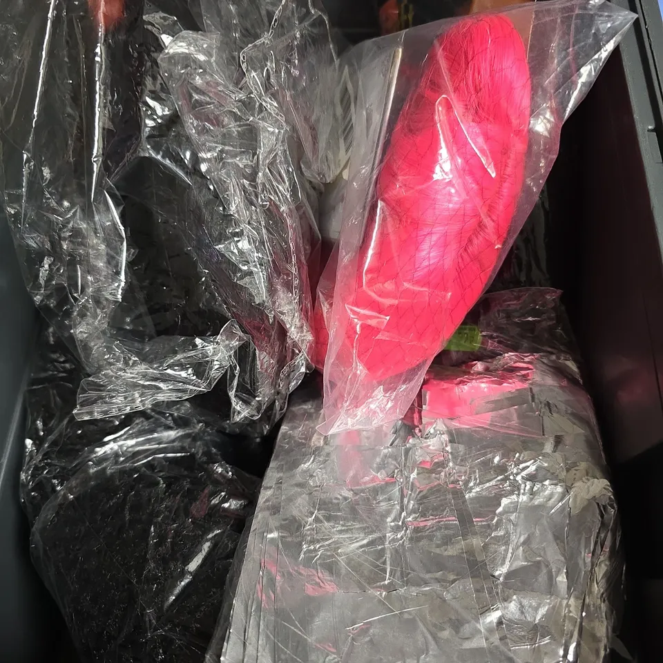 APPROXIMATELY 10 ASSORTED HEALTH AND BEAUTY PRODUCTS INCLUDING BABYLISS PRO DIFFUSER PART , AUTHENTIC AFRICAN NET SPONGE AND JB HAIR EXTENSION 