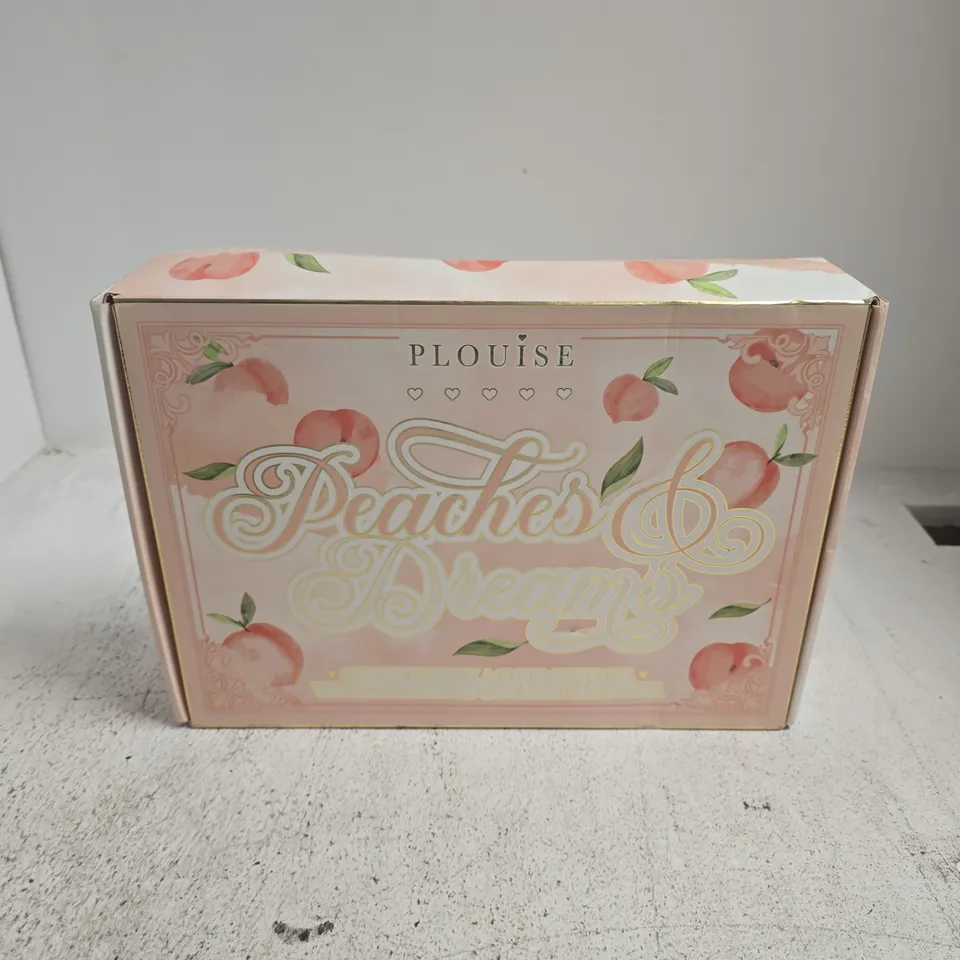 BOXED AND SEALED PLOUISE PEACHES & DREAMS GIFTSET