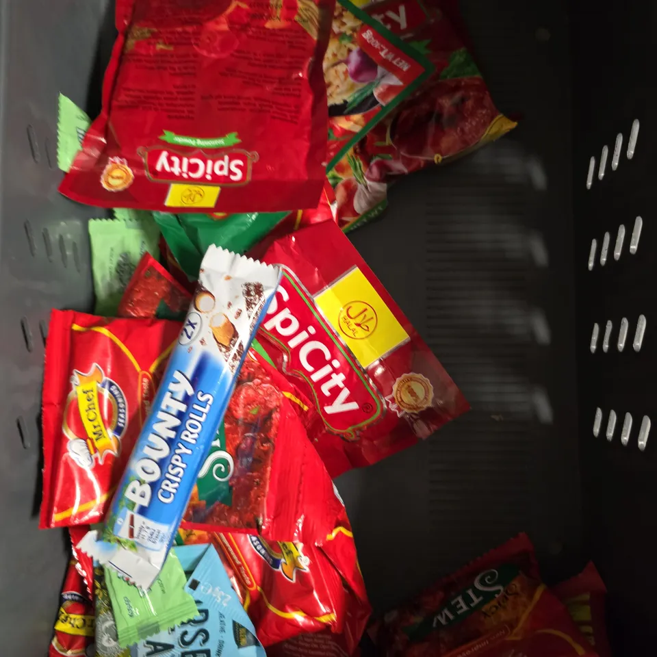 APPROXIMATELY 10 ASSORTED FOOD/DRINK PRODUCTS TO INCLUDE ROBINSONS DRINK, PERCY PIG SWEETS, ANGEL DELIGHT ETC 
