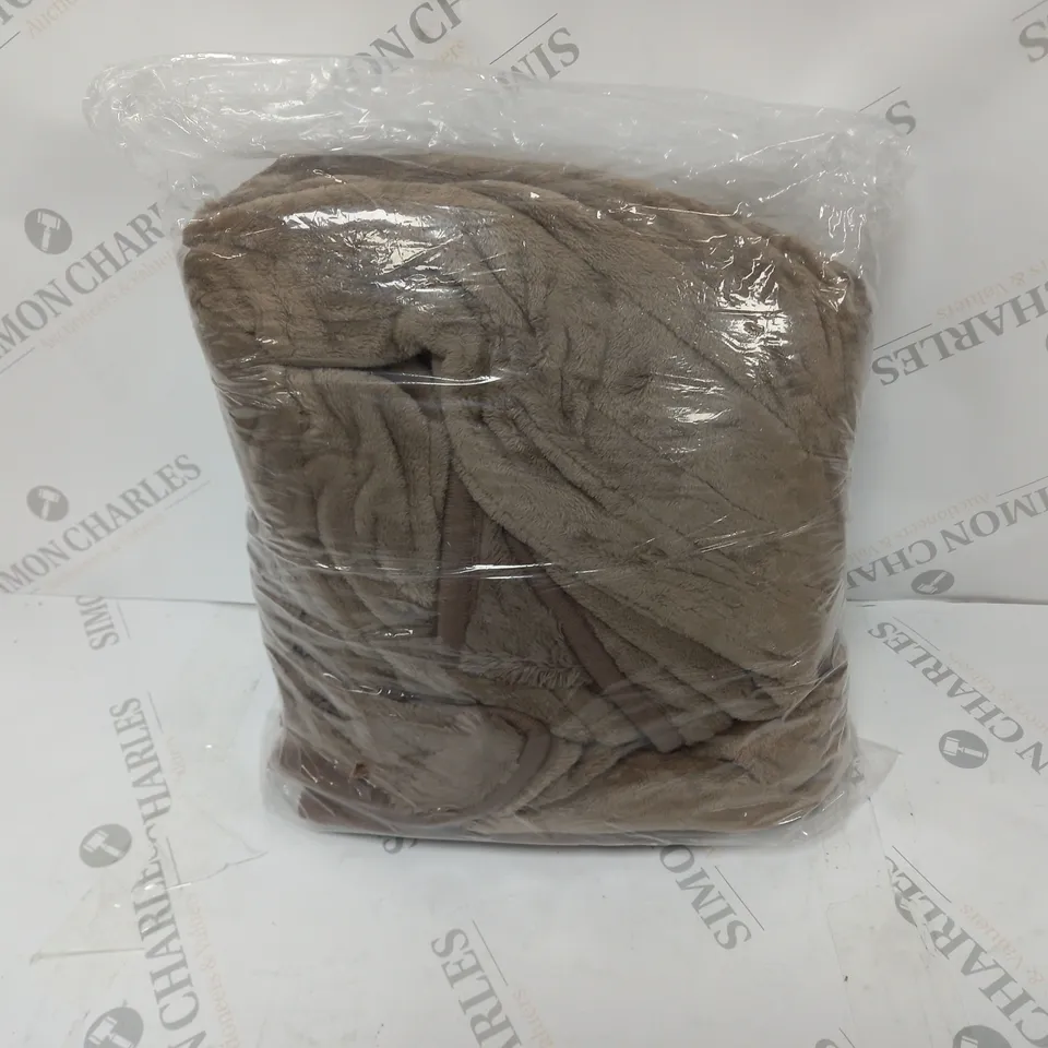 COZEE HOME VELVETSOFT HEATED THROW IN DARK TAUPE
