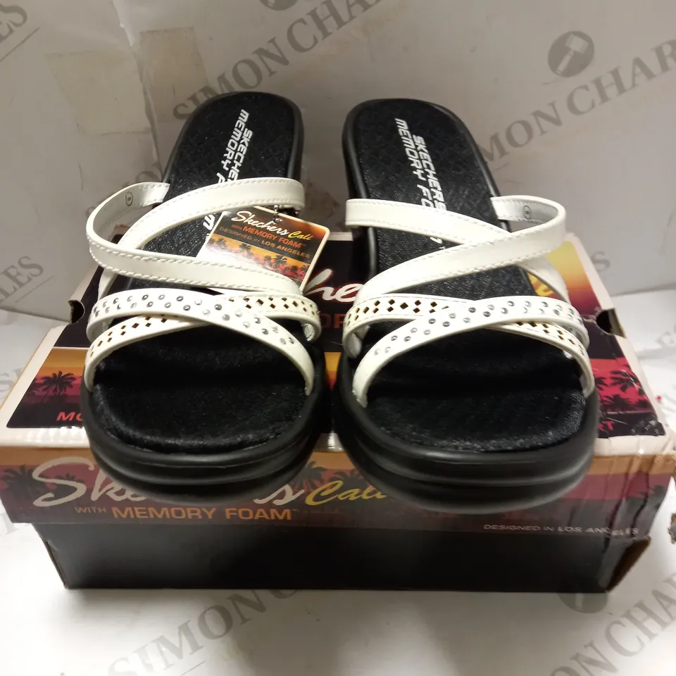 SKECHERS WHITE RHINESTONE SANDALS - SIZE 5
