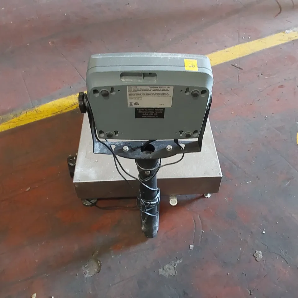 HERBERT BPS 700 SERIES SCALES WITH STAINLESS STEEL WEIGHING PLATFORM
