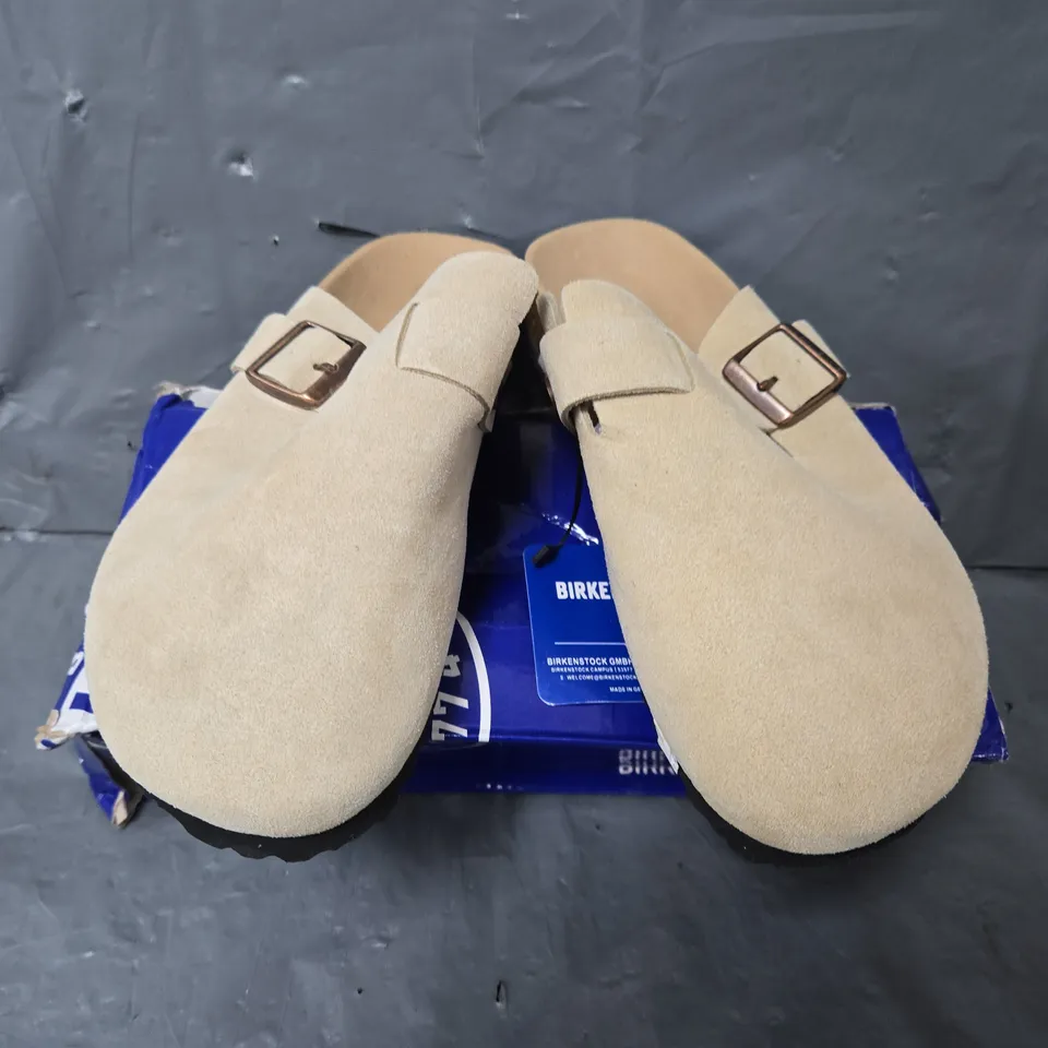 BOXED PAIR OF BIRKENSTOCK BOSTON IN BEIGE - SIZE 39