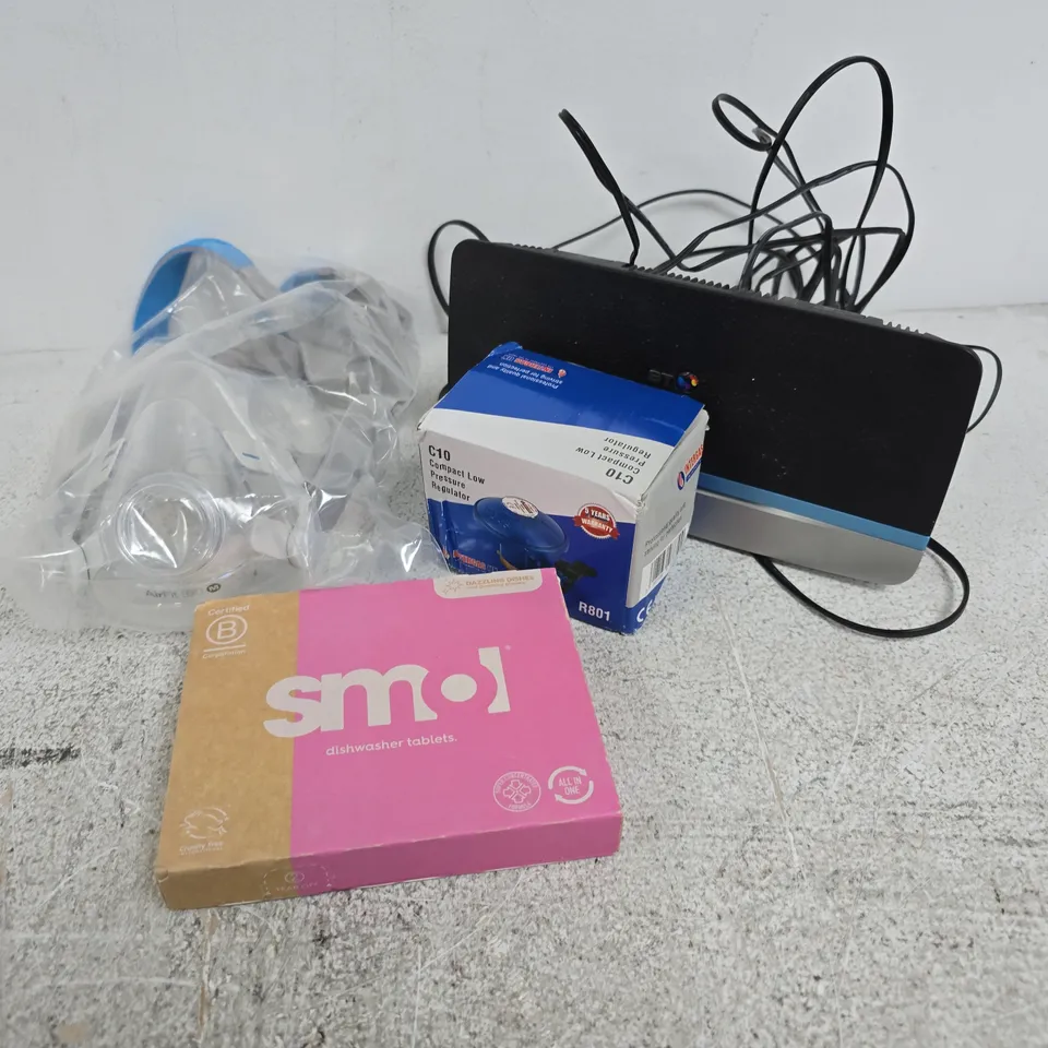 APPROXIMATELY 12 ASSORTED HOUSEHOLD ITEMS TO INCLUDE RESMED MASK, C10 COMPACT LOW PRESSURE REGULATOR, BT ROUTER, ETC