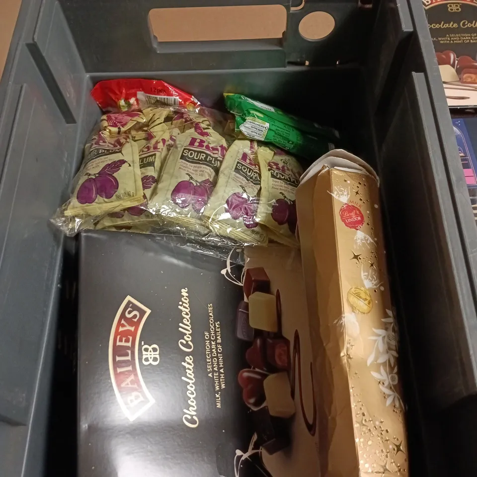 APPROXIMATELY 12 ASSORTED SWEETS AND CHOCOLATE ITEMS TO INCLUDE - FRUIT PASTILLES, TERRY'S CHOCOLATE ORANGE BAR AND TONY'S CHOCOLONEY