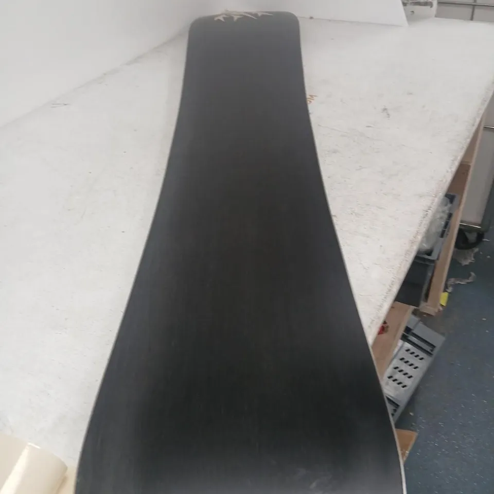 HOVERCRAFT SNOWBOARD – WOODEN VENEER LONGBOARD DECK WITH BLACK TOP