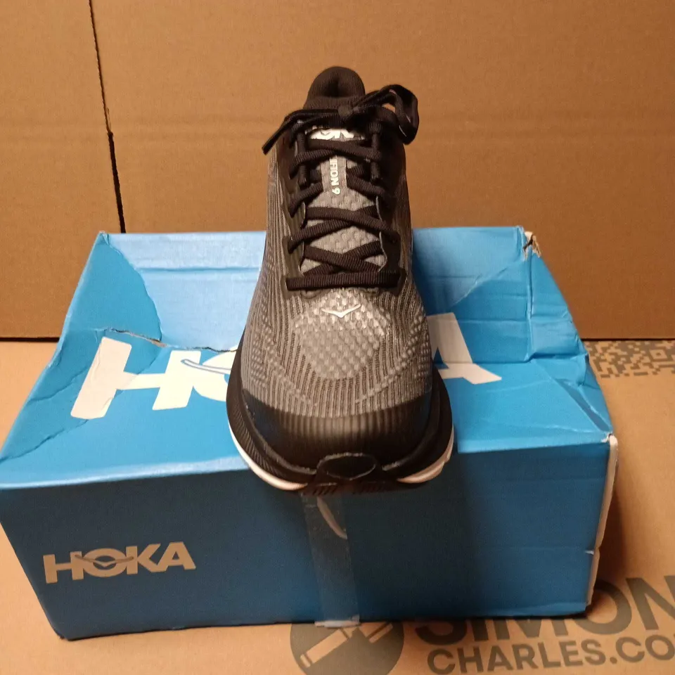 BOXED PAIR OF HOKA CLIFTON 9 YOUTH TRAINERS - 5